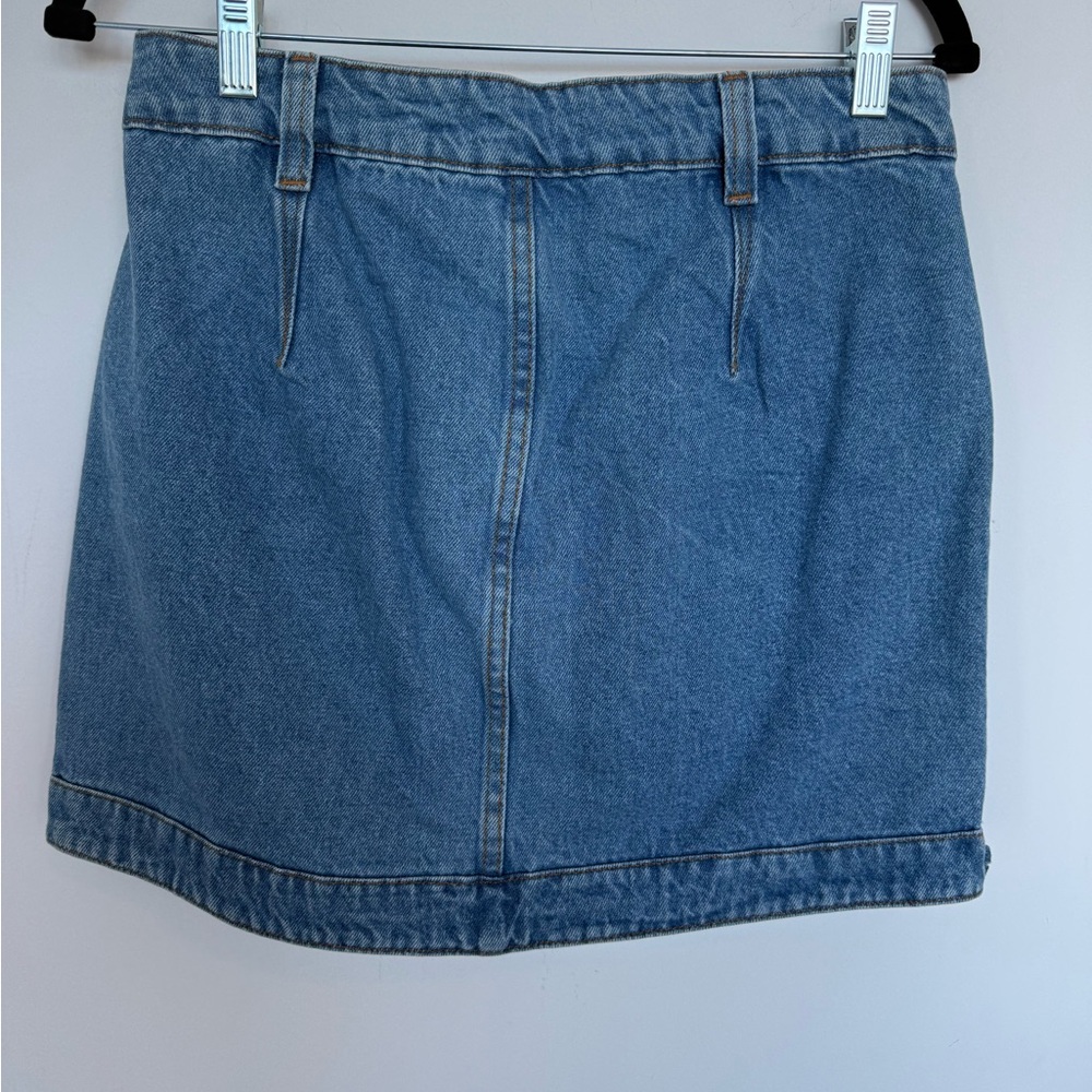 NWOT PatBO Braided Denim Mini Skirt with Gold Chain Accents size 8 - Picture 6 of 8